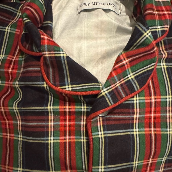 Festive Christmas holiday Plaid Kids Pajama Set EUC 7 - Picture 2 of 2